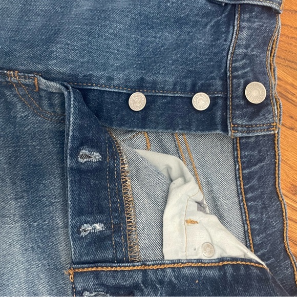 Levi's Blue Frayed Hem Shorts sz. 29 - Picture 3 of 6